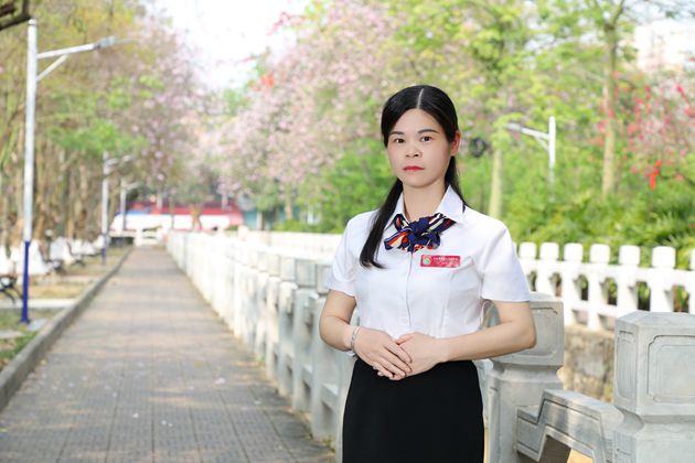 黎新灵.jpg