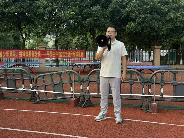 董事长助理兼后勤处主任林振冬老师作动员讲话.jpg